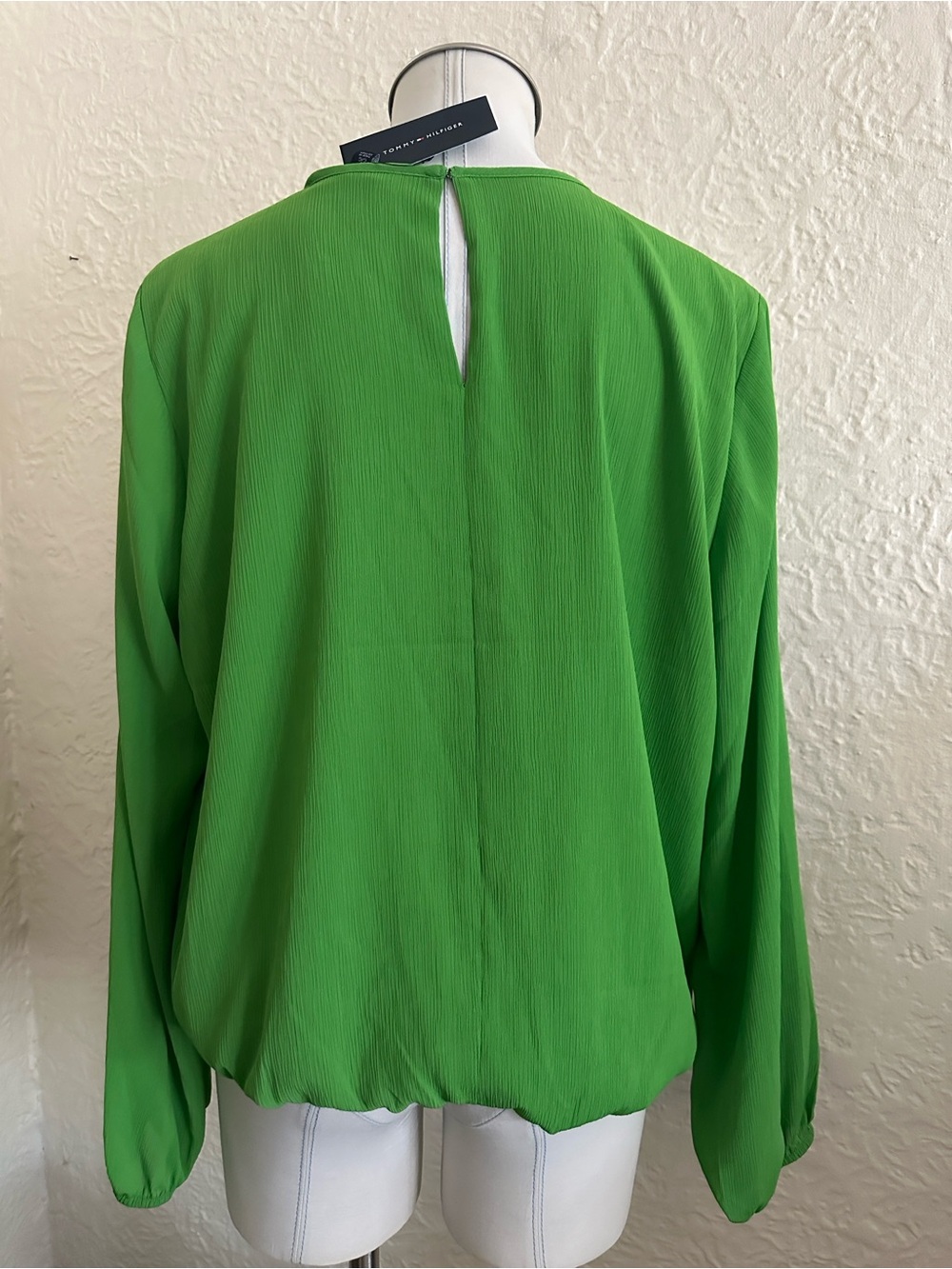 Tommy Hilfiger Green Crepe Bubble Hem Blouse Top NWT Large - Picture 3 of 6